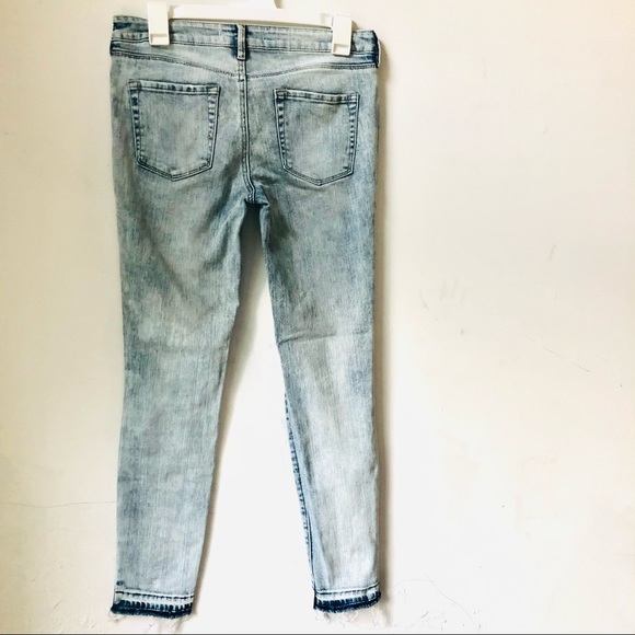 BULLHEAD Denim Light Washed Light Blue Skinny Distressed Jeans Raw Hem Size 26 - Picture 7 of 13